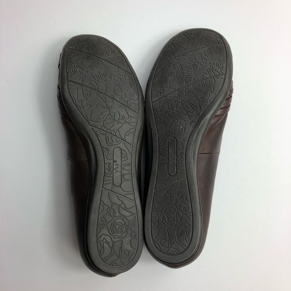 SOLD Yuü by Baretraps Dark Brown Flats - Picture 6 of 6